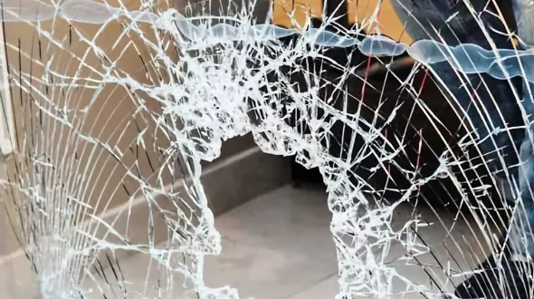 Glass Replacements & Repairs - Cooktown Glass & Aluminium